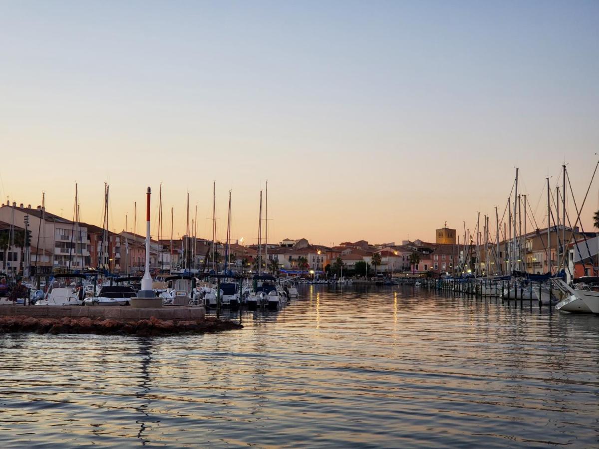 Le Vent Dans Les Voiles - Appartement Classe 4 Etoiles Mèze Eksteriør billede