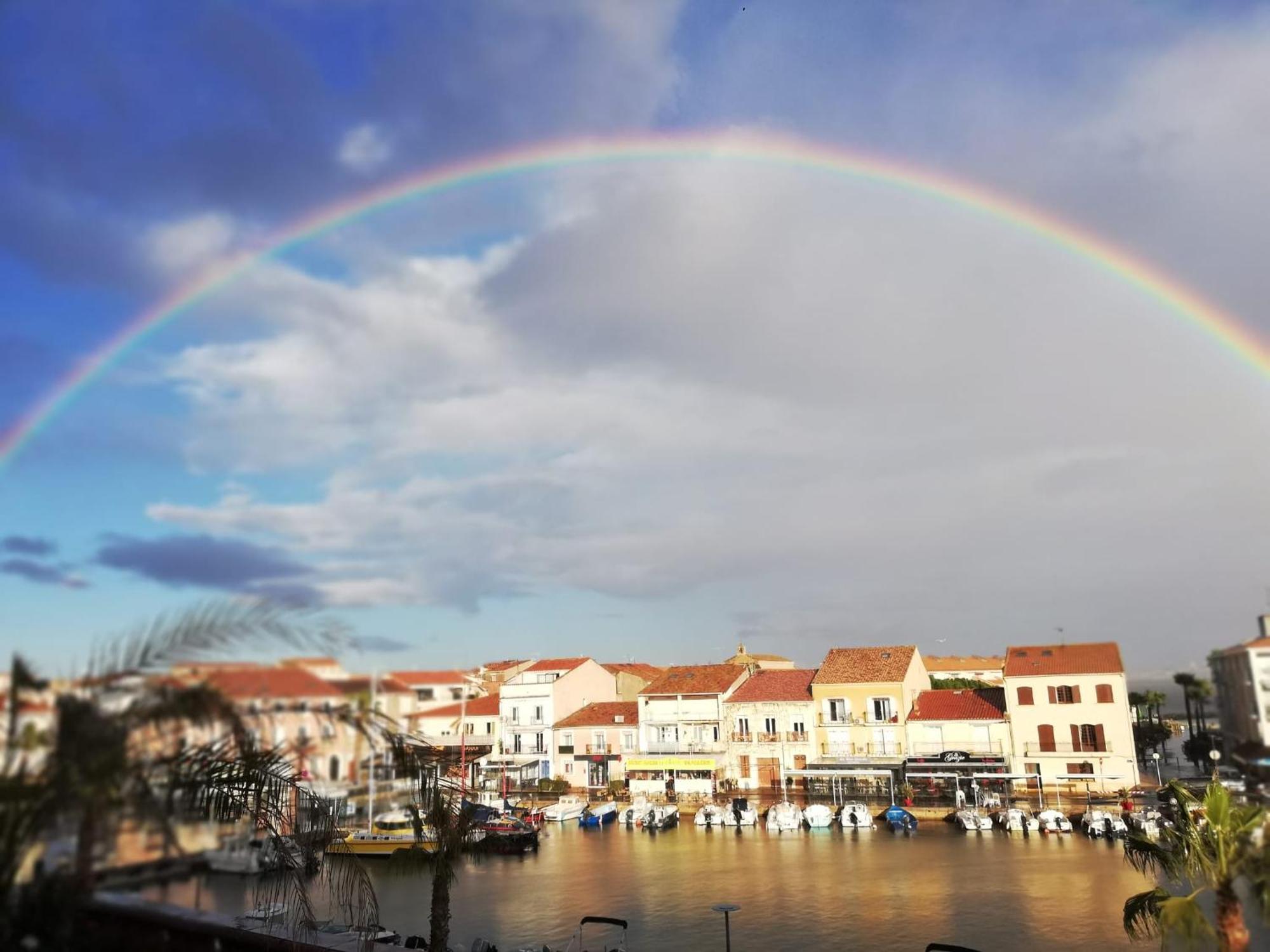 Le Vent Dans Les Voiles - Appartement Classe 4 Etoiles Mèze Eksteriør billede