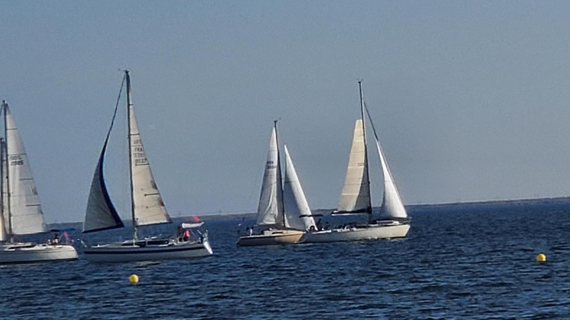 Le Vent Dans Les Voiles - Appartement Classe 4 Etoiles Mèze Eksteriør billede
